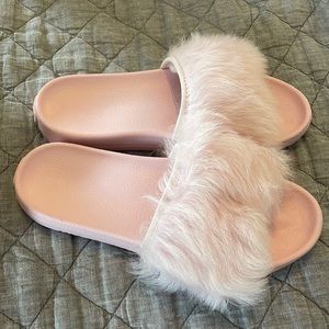 UGG Royale slide size 7 NIB